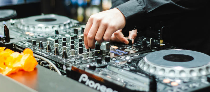 DJ in Köln - Professioneller Discjockey für alle Events